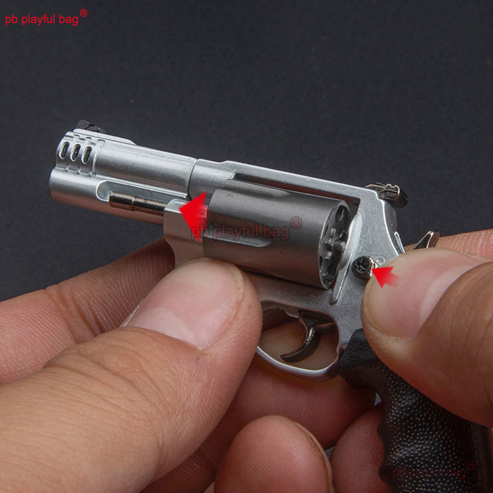 Kit creativo per modellare una - Model Kit Revolver recensione e prezzo