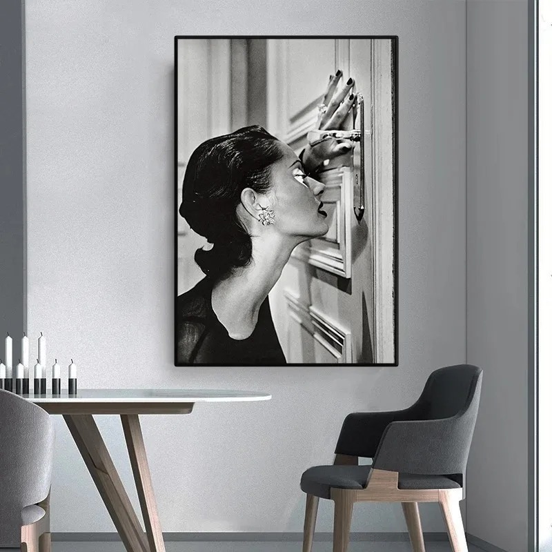Poster di Moda in Bianco e Ner - Model Kit Nuke Matrix recensione e prezzo